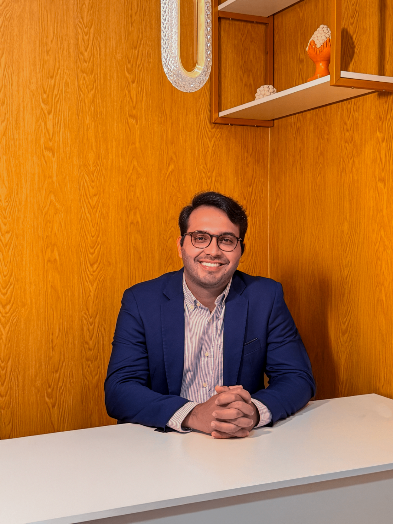 Dr. Lucas Mariz no consultório